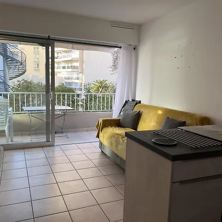 Climatise 2/3 P. Proche Et Commerces - Fr-1-466a-55 Saint-Raphael (Var)