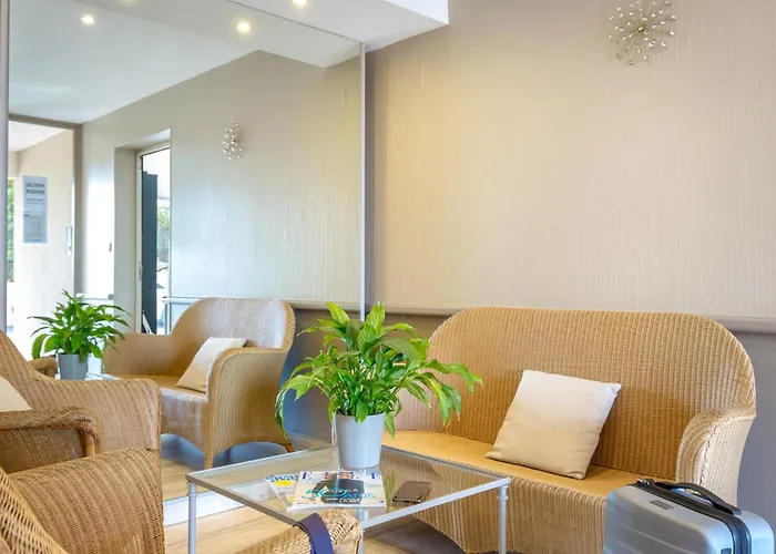 Apartment Climatise 2/3 P. Proche Et Commerces - Fr-1-466a-55 Saint-Raphael (Var)