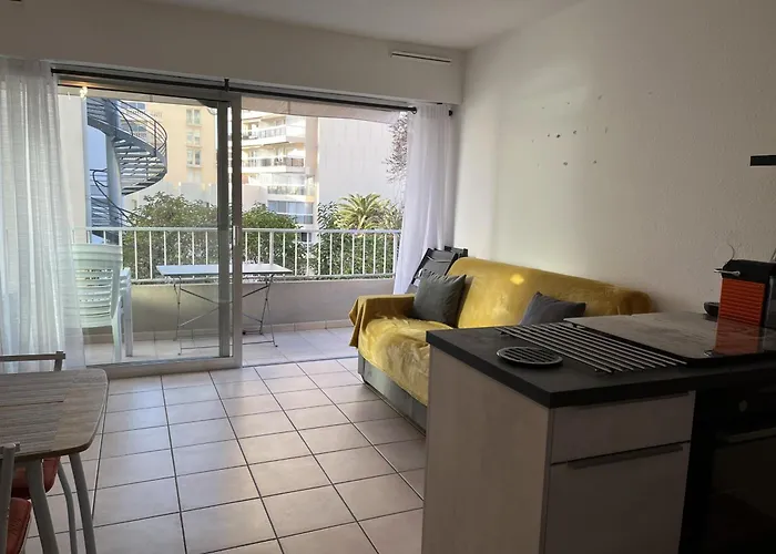 Climatise 2/3 P. Proche Et Commerces - Fr-1-466a-55 Saint-Raphael (Var)