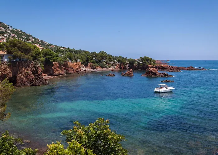 Apartment Climatise 2/3 P. Proche Et Commerces - Fr-1-466a-55 Saint-Raphael (Var)